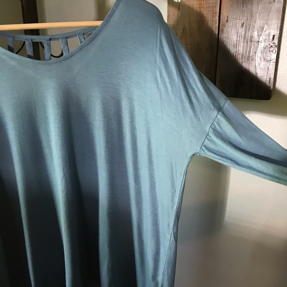 Long sleeve slouch with open back